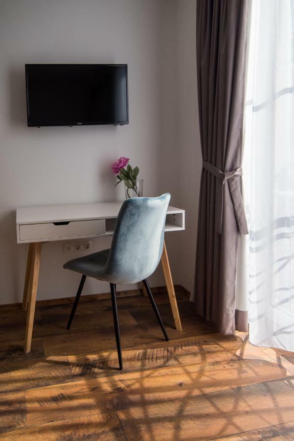 Sobe "Galeb" Hotel Vrbnik Ngoại thất bức ảnh