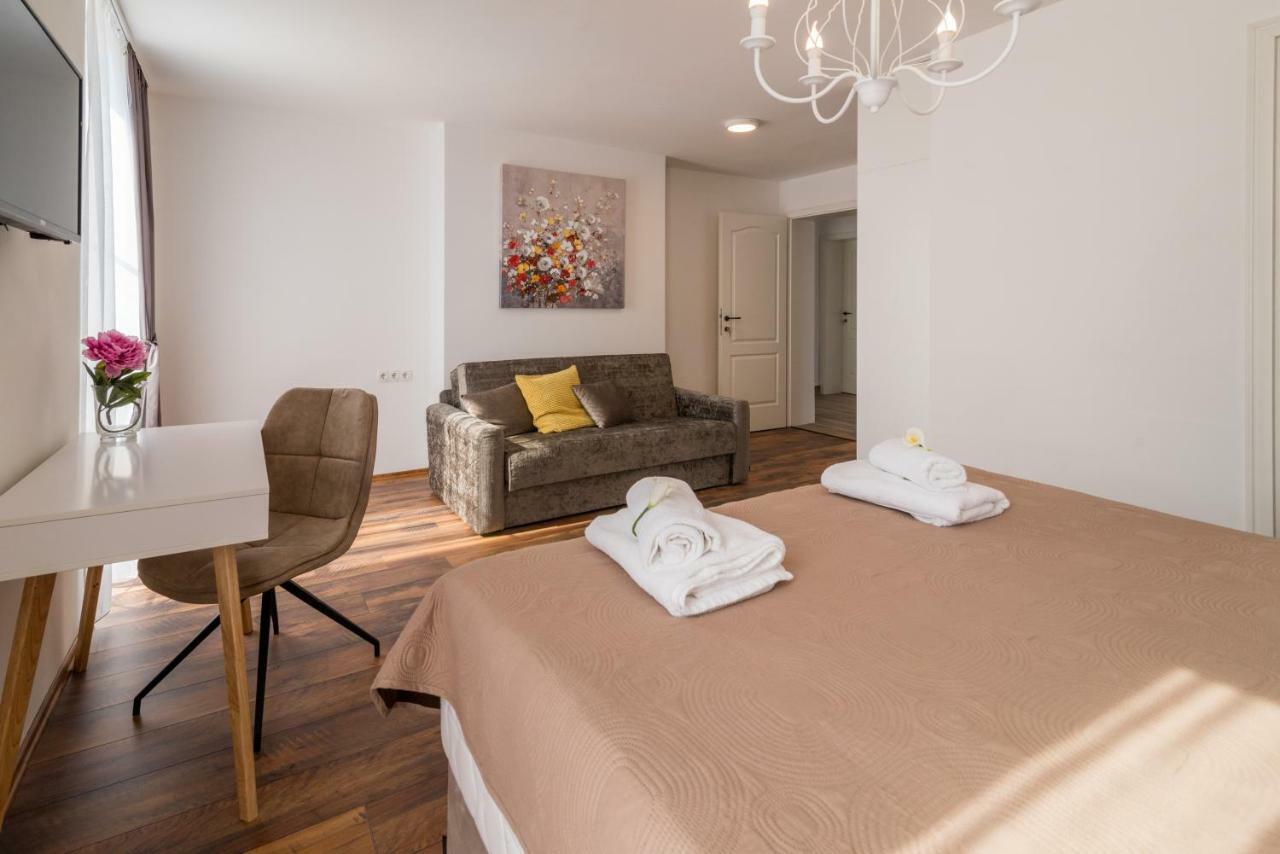 Sobe "Galeb" Hotel Vrbnik Ngoại thất bức ảnh